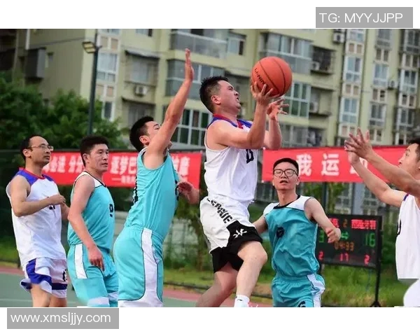 14男篮对决意大利队全力以赴争夺胜利展现青春风采 14男篮对决意大利队全力以赴争夺胜利展现青春风采